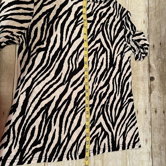 JKLA California Blouse in Zebra Print Size Large - Picture 4 of 8